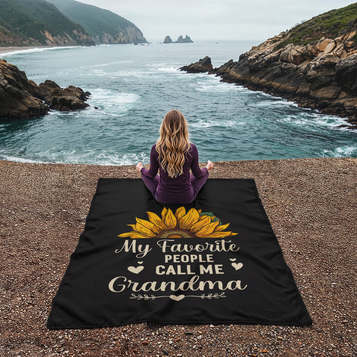 My Favorite People Call Me Grandma – Coral Fleece Blanket